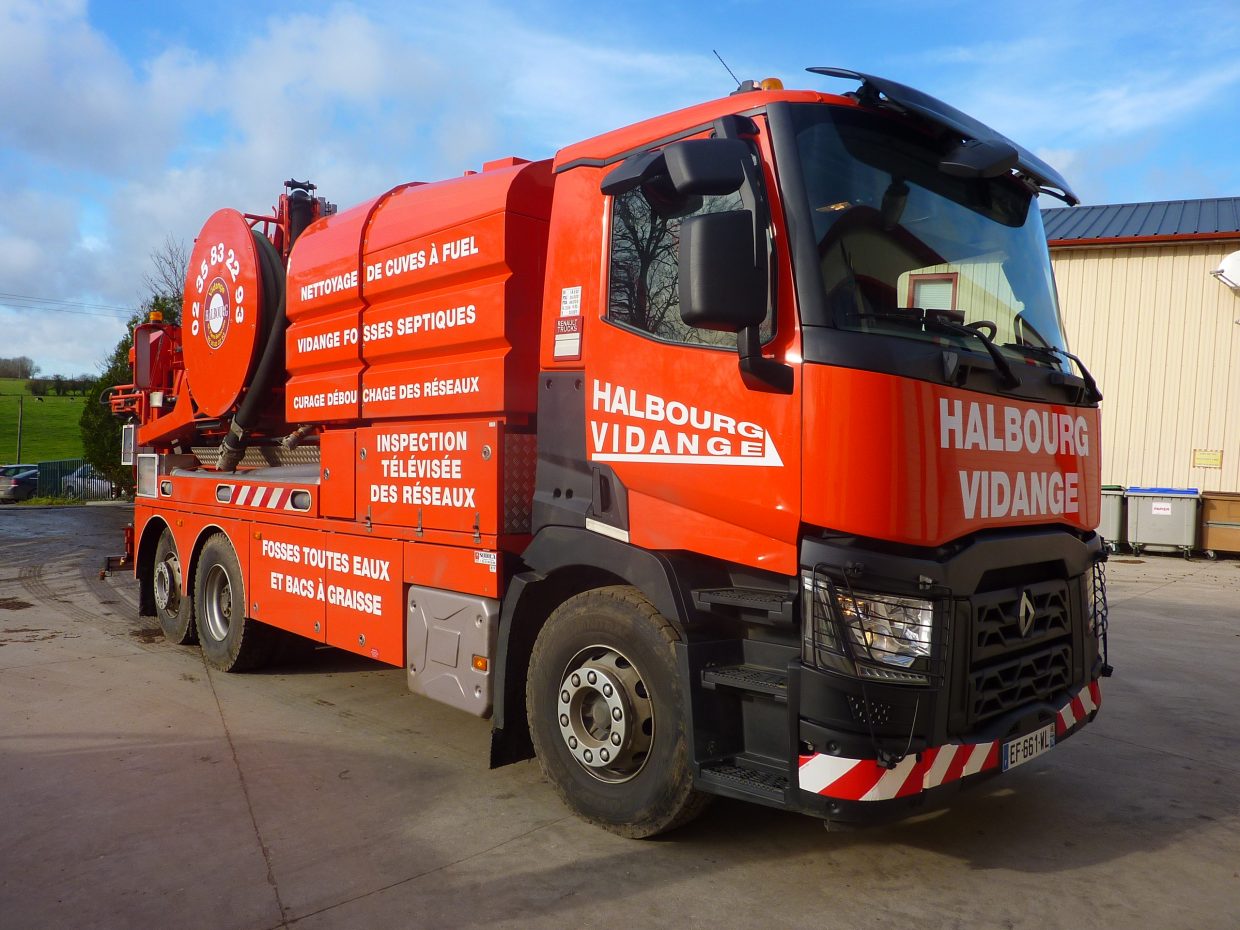 Camion pour vidange d'assainissement vers le Havre